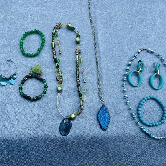 Forever 21 Colorful Leaf Print Romper - Picture 7 of 7